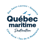 Two flying birds above bold blue text "Québec maritime Destination", surrounded by curved text listing "Bas-Saint-Laurent", "Gaspésie", "Côte-Nord", and "Îles de la Madeleine".