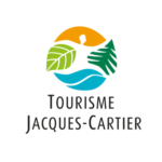 Colorful circular design with a yellow sun, green leaves, blue waves, and green evergreen tree surrounding a human figure, with the text "Tourisme Jacques-Cartier" below.